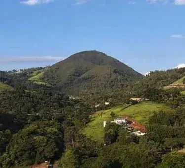 Paisagem Águas de Lindóia - Detalhe Morro Pelado - Águas de Lindóia SP - Foto: João Eduardo Biscuola