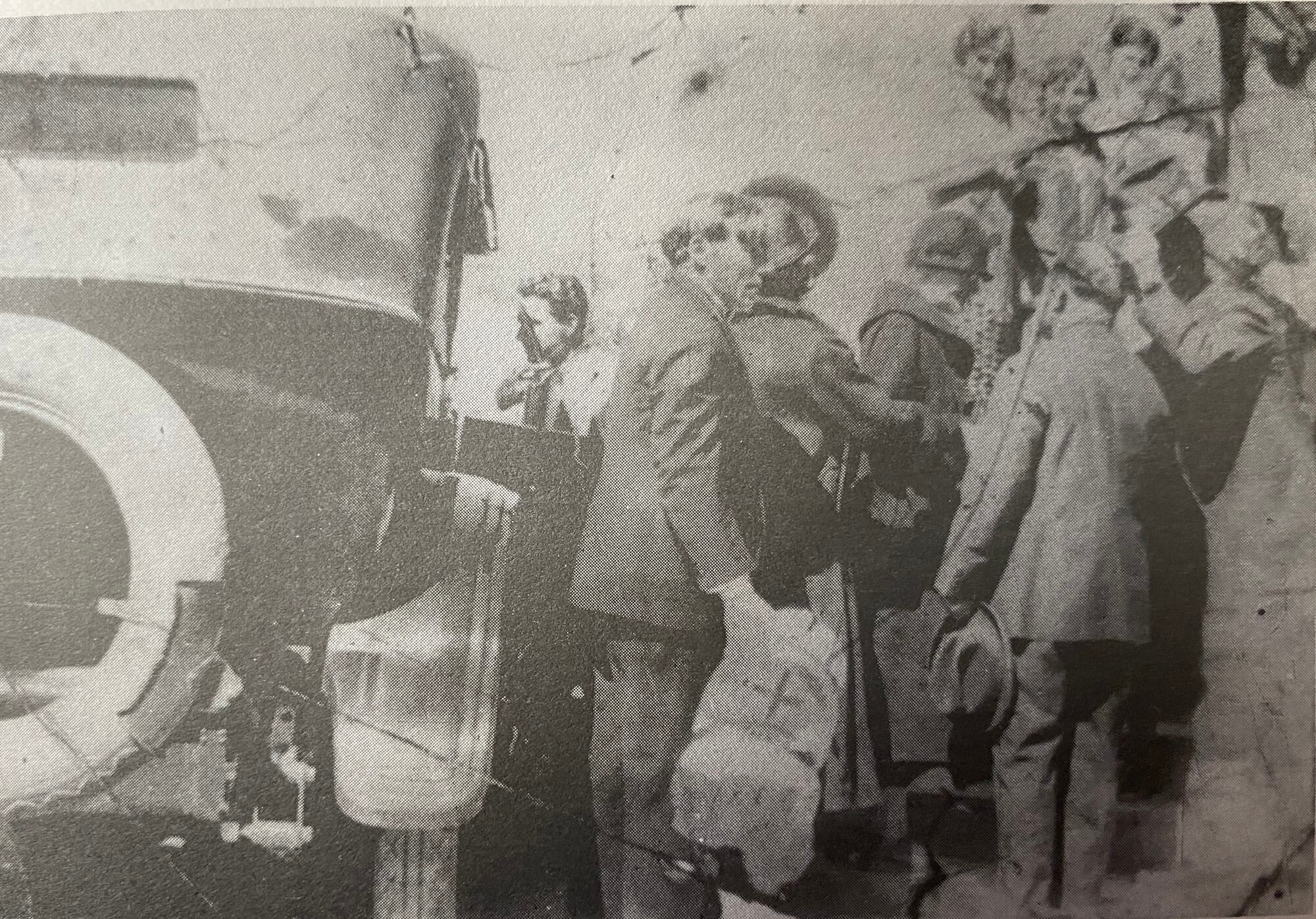 Madame Curie chegando às Thermas de Lindoya acompanhada do Dr Tozzi