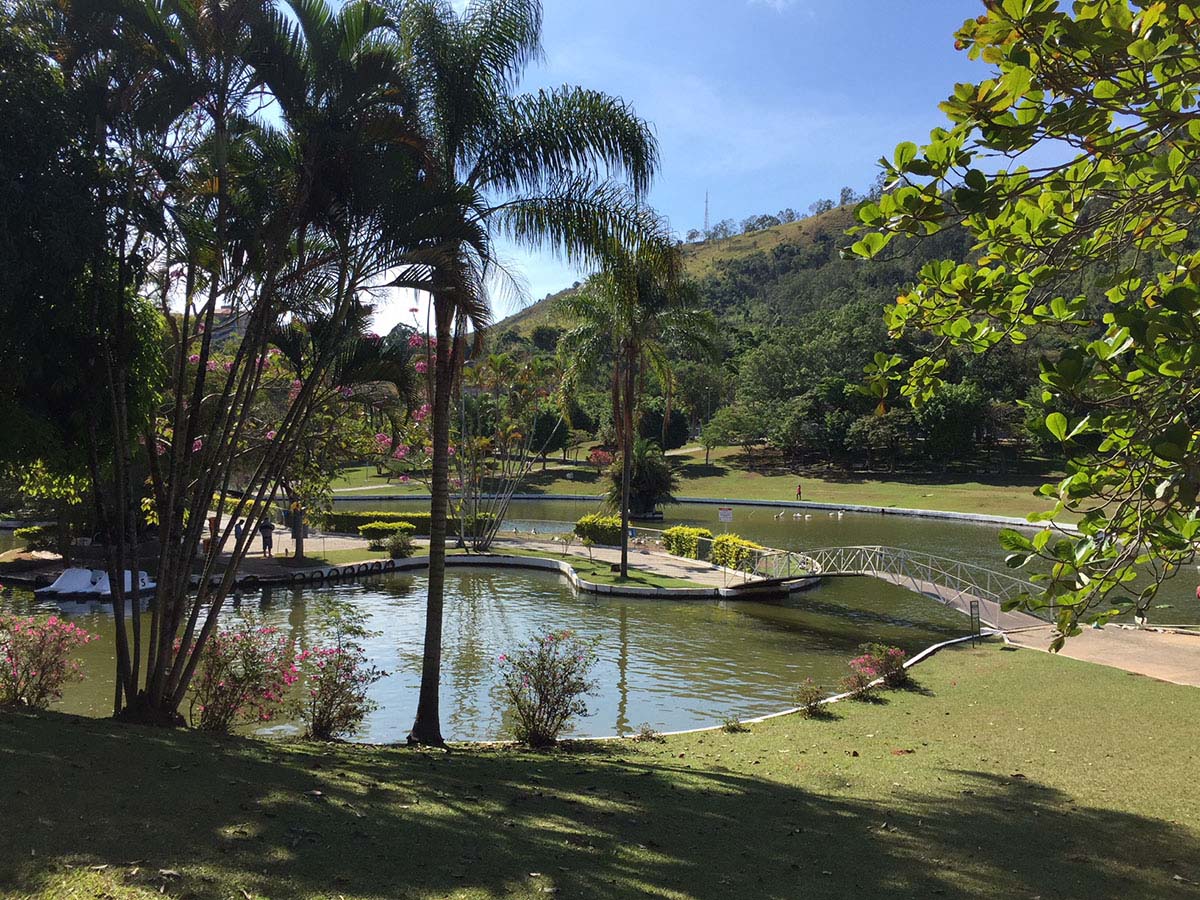 Praça Adhemar de Barros - Pontes  - Paisagismo de Burle Marx